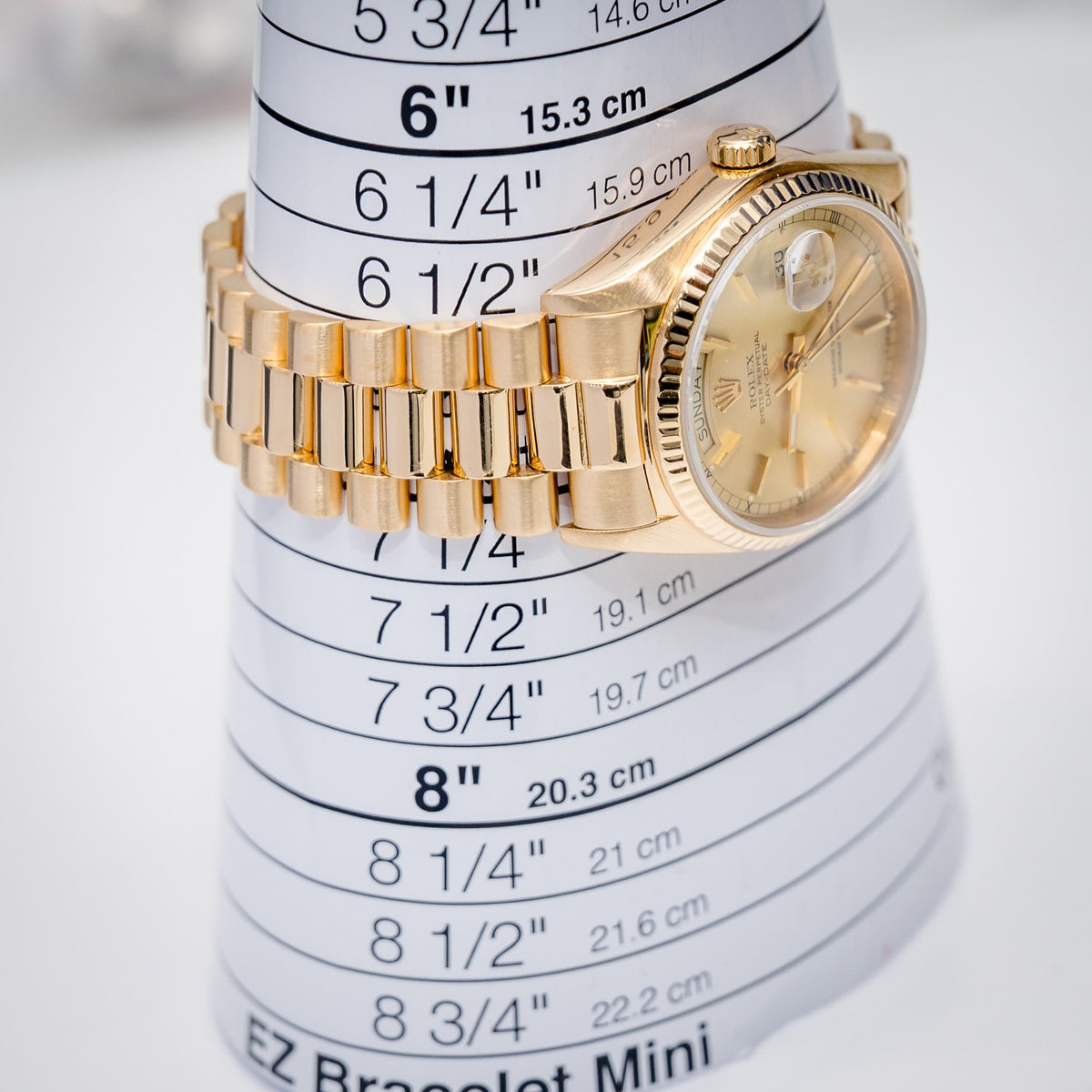 Rolex Day-Date DD36 18038 Yellow Gold Champagne Stick Dial – detail