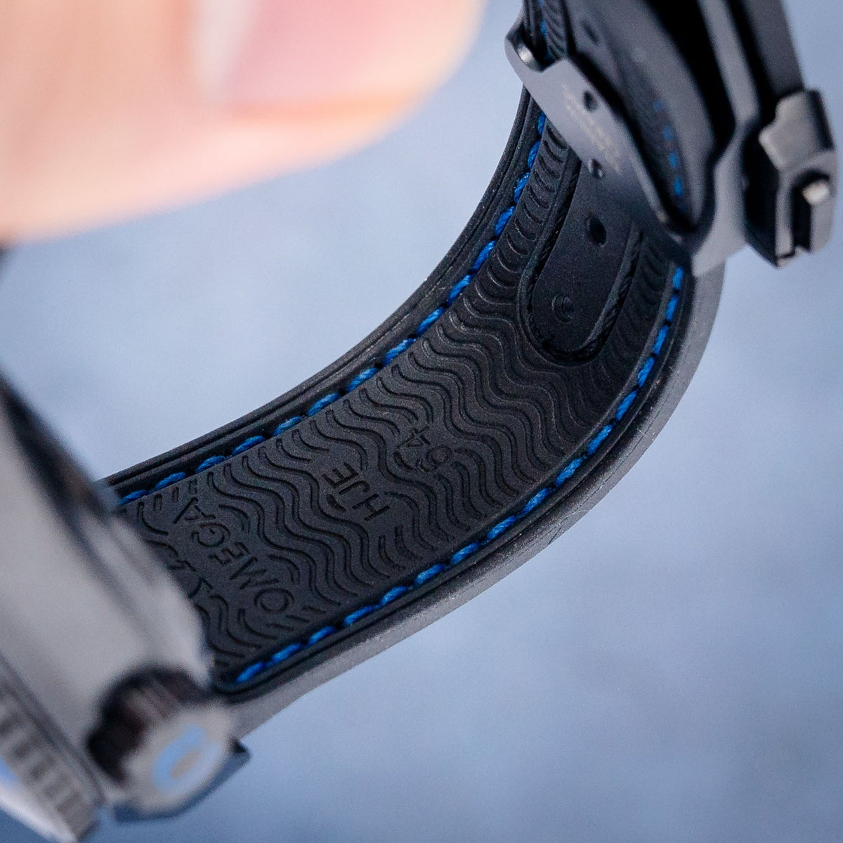 Omega Seamaster Planet Ocean 215.92.46.22.01.002 Ceramic – detail