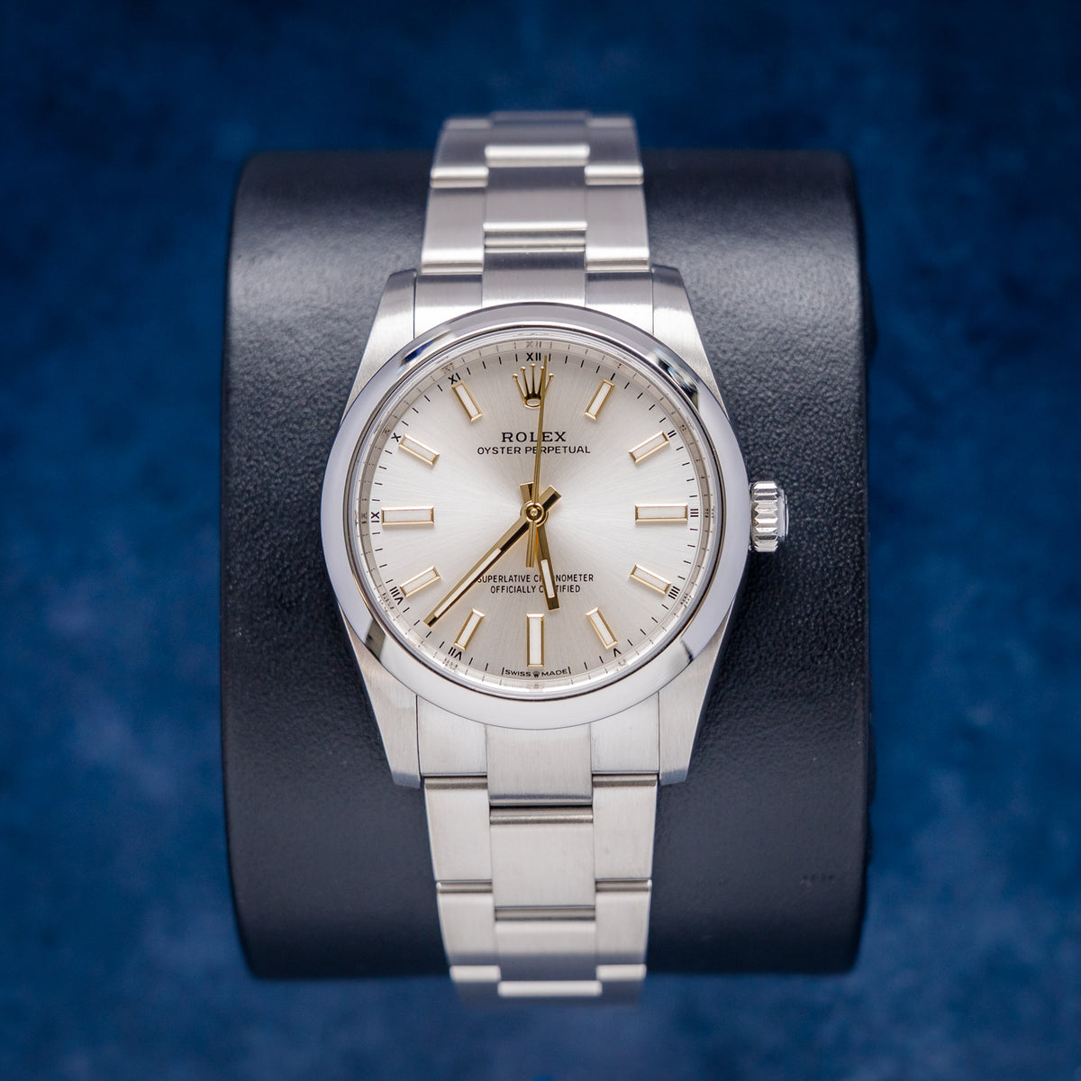 Rolex Oyster Perpetual 124200 Steel Silver Index Dial – front