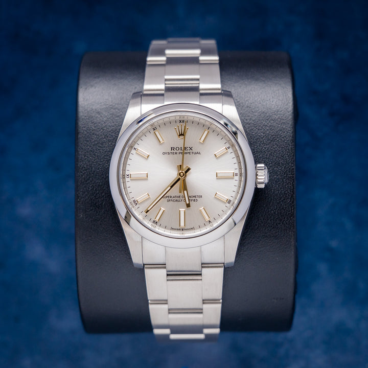 Rolex Oyster Perpetual 124200 Steel Silver Index Dial – front