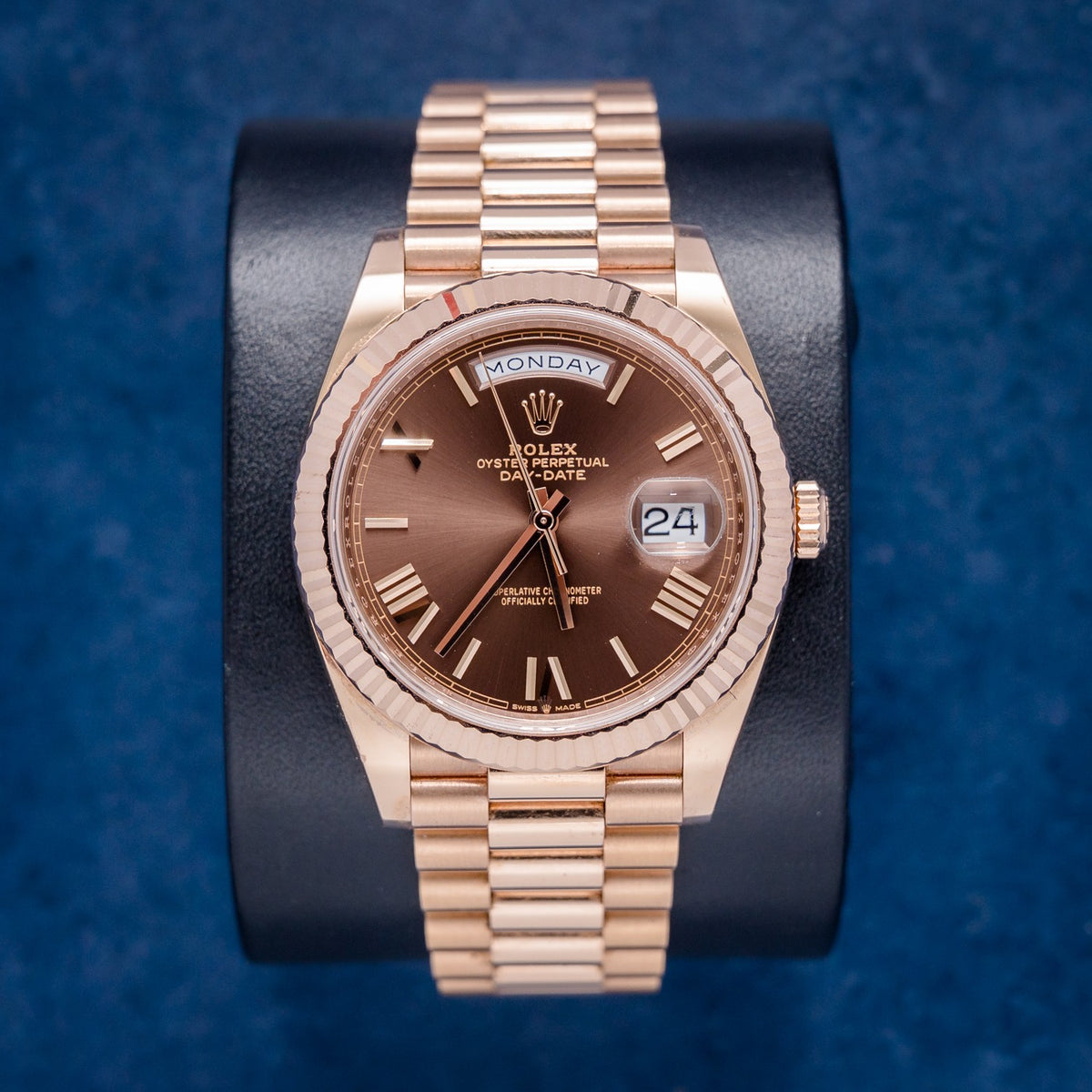 Rolex Day-Date 228235 Rose Gold Chocolate Roman Dial – front