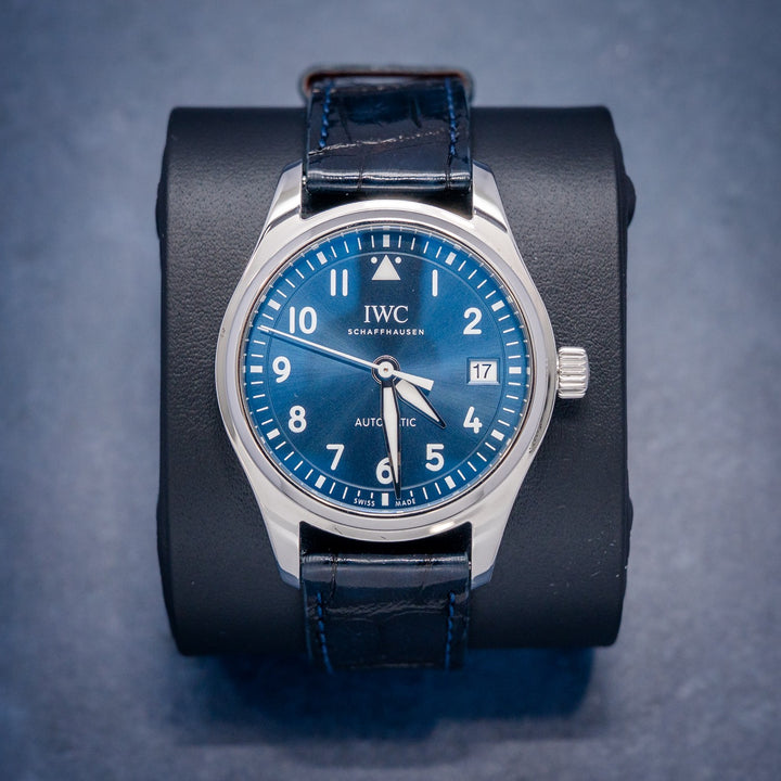 IWC Schaffhausen Pilot Automatic IW324008 Blue Dial – front