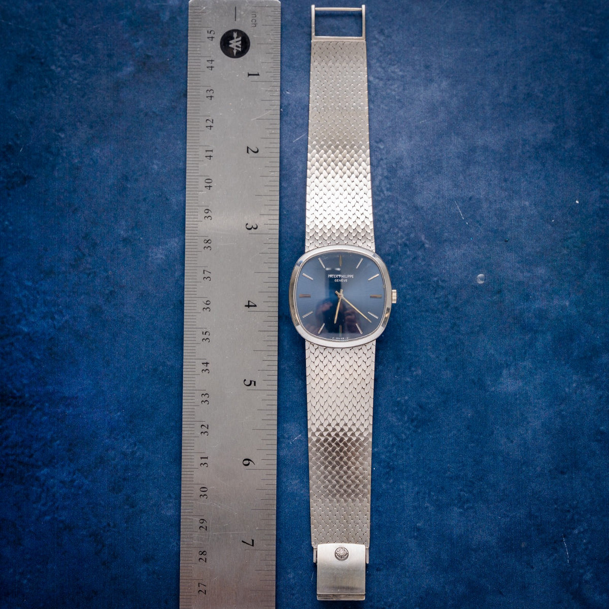 Patek Philippe Ellipse 3544 White Gold Blue Dial – caseback