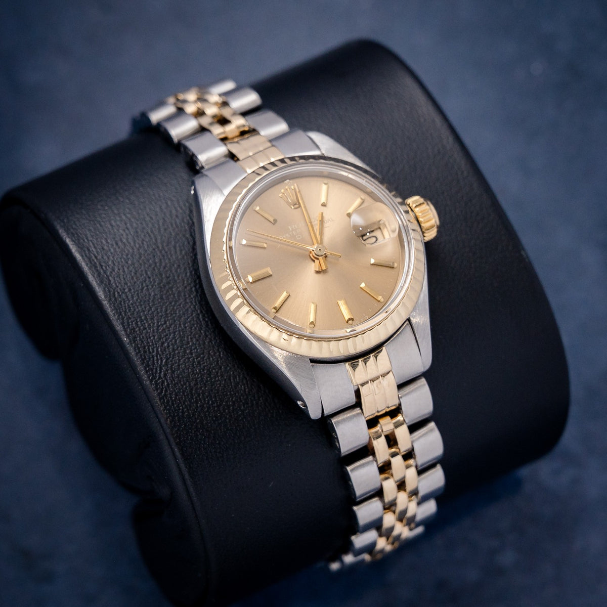 Rolex Date 6917 Steel & Yellow Gold Champagne Stick Dial – dial close-up