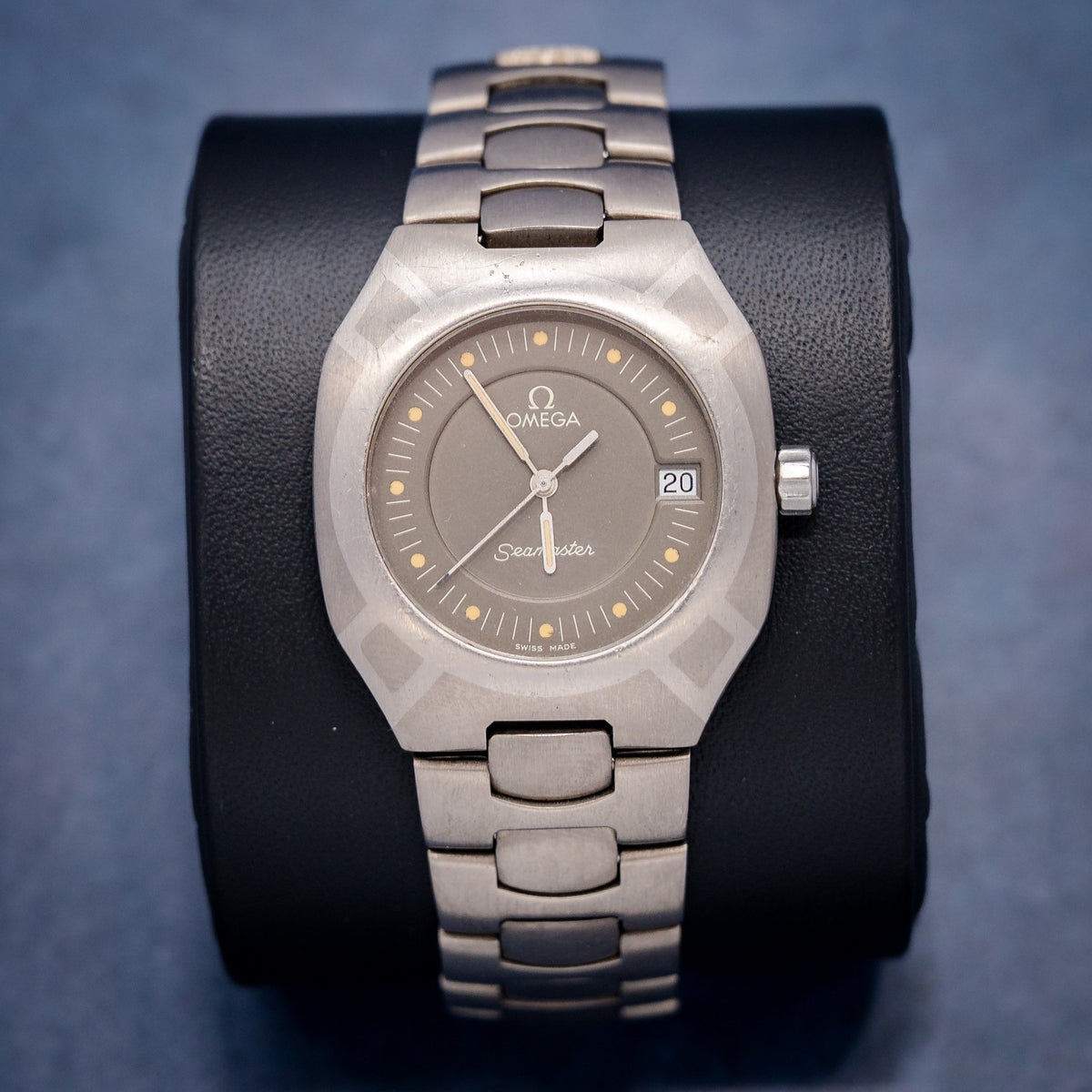 Omega Seamaster Titane Quartz 120M – front