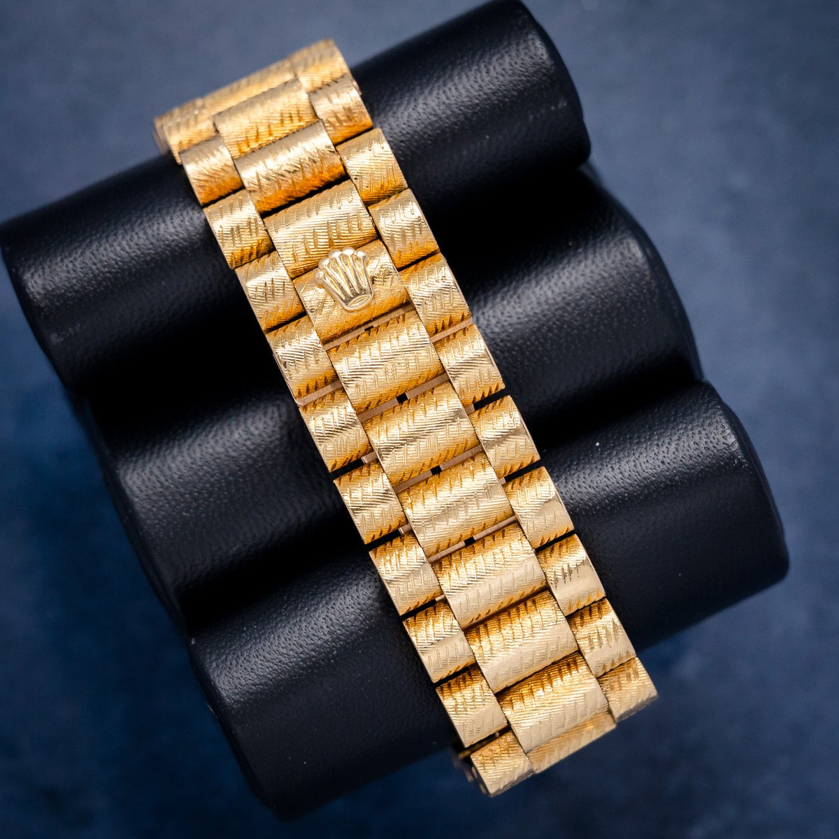 Rolex Day-Date 18038 Yellow Gold Champagne Stick Dial – clasp