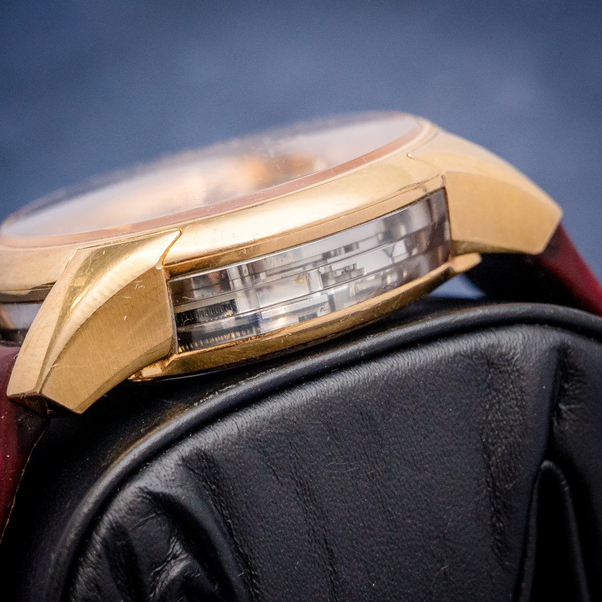 Omega De Ville Hour Vision 431.63.41.22.13.001 Rose Gold – dial close-up