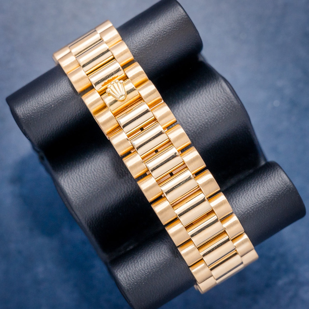 Rolex Day-Date 18038 Yellow Gold Blue Index Dial – clasp