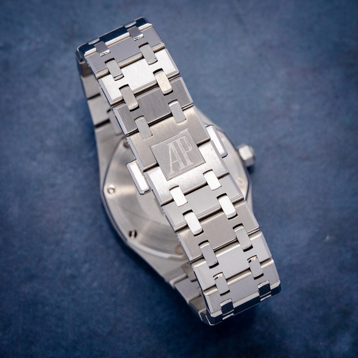 Audemars Piguet Royal Oak 67650ST.OO.1261ST.01 Steel Black Dial – clasp