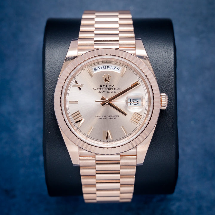 Rolex Day-Date 228235 Rose Gold Sundust Roman Dial – front