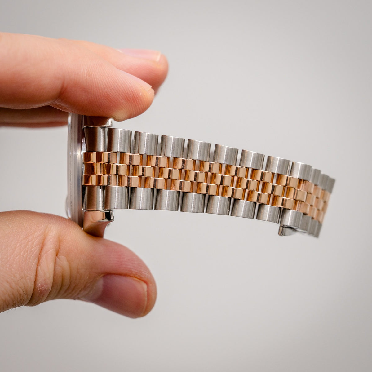 Rolex Datejust 116231 Steel & Rose Gold Black Roman Dial – dial close-up