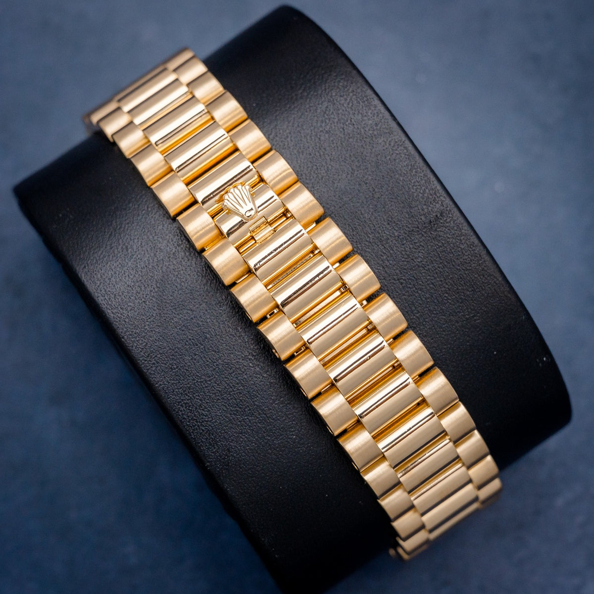 Rolex Day-Date II 218238 Yellow Gold Champagne Diamond Dial – clasp