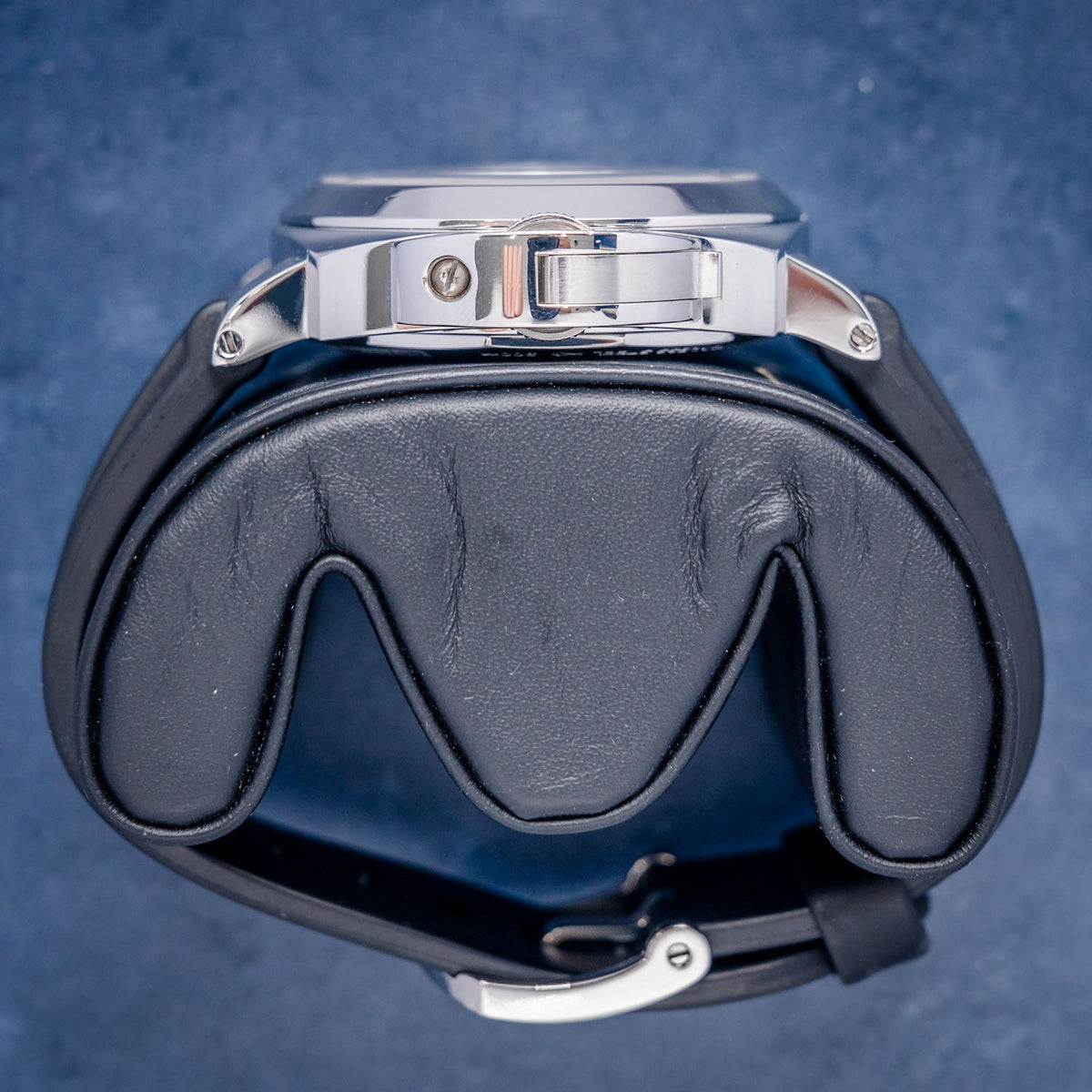Panerai PAM00111 Luminor Marina Rubber Strap PAM00111 (PAM111) – side
