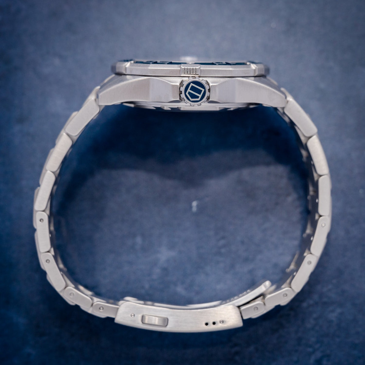 TAG Heuer Aquaracer Calibre 5 Automatic WAJ2112 – side