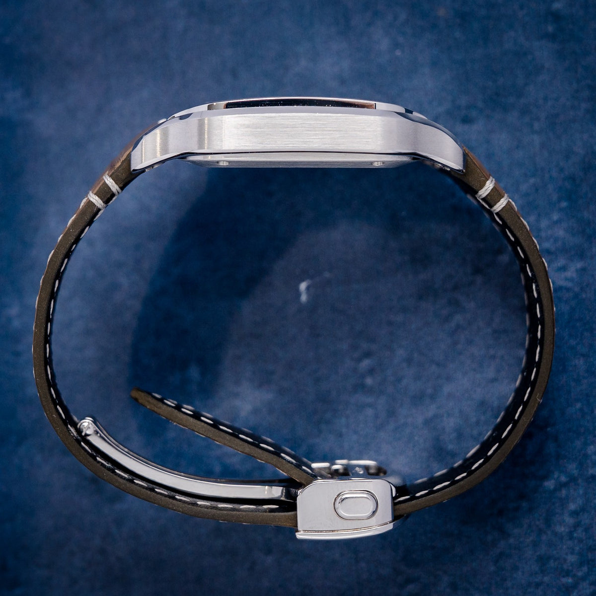 Cartier Santos Large WSSA0065 Steel Chocolate Gradient Dial – detail