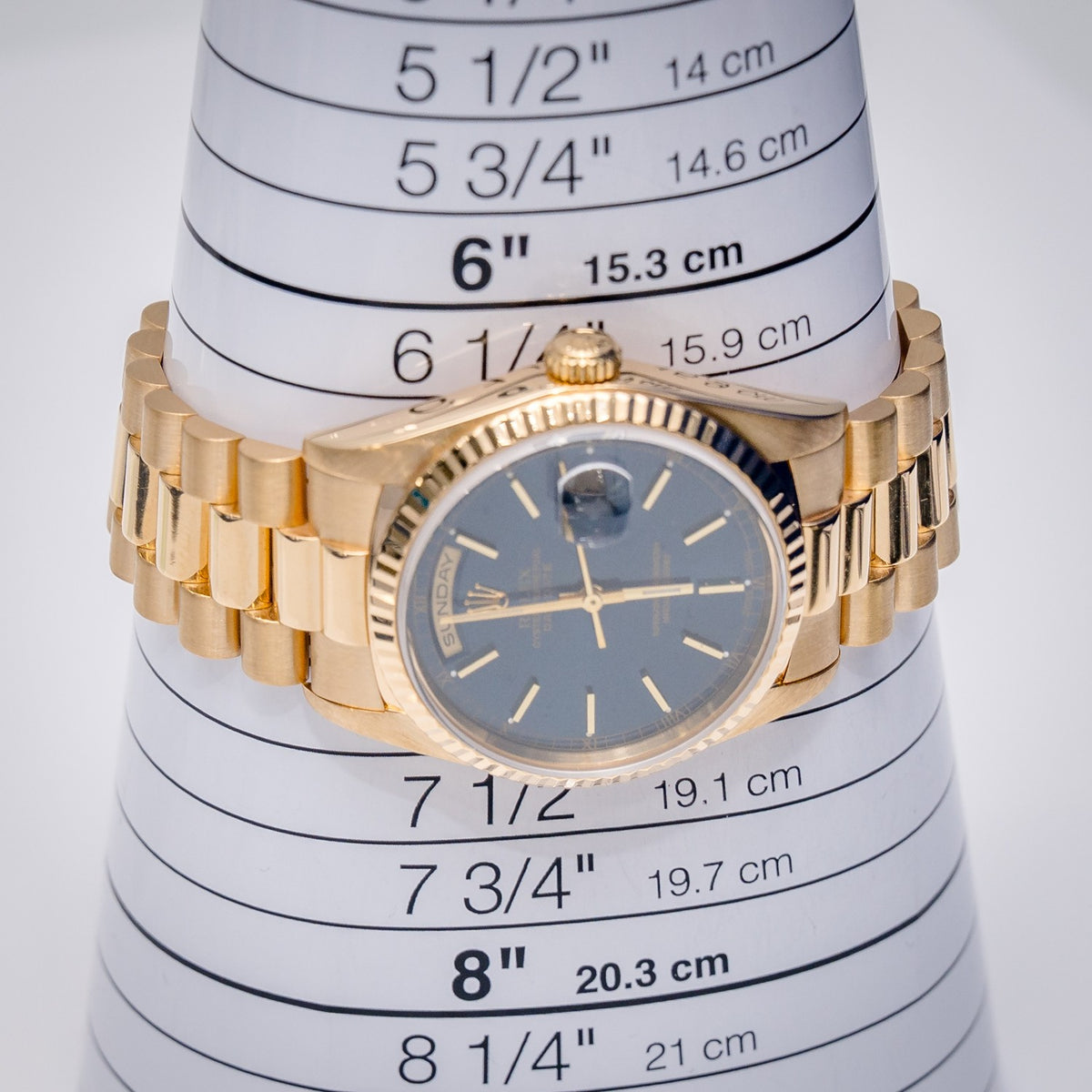 Rolex Day-Date 18238 Yellow Gold Blue Stick Dial – detail