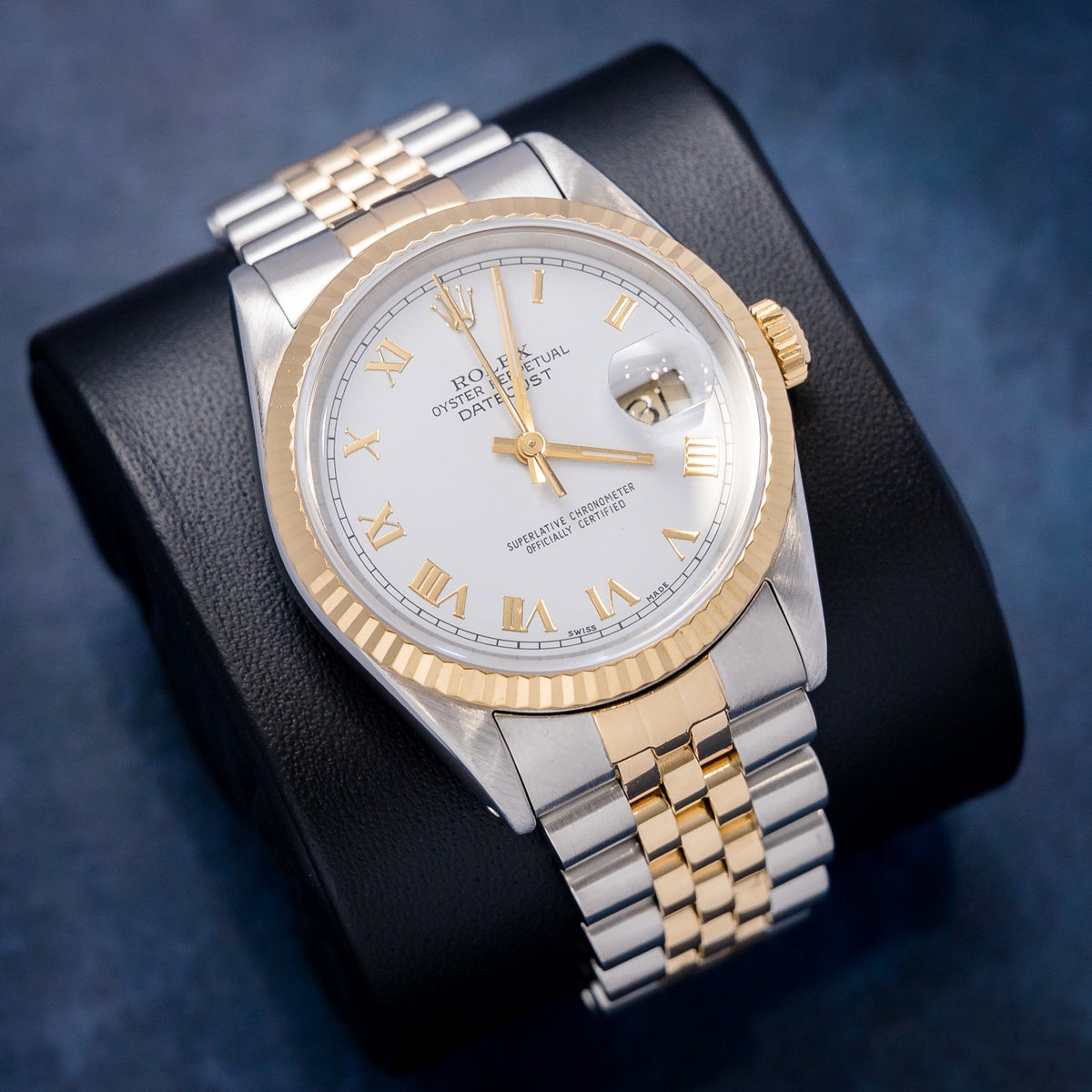 Rolex Datejust 16233 Steel & Yellow Gold Roman Dial – dial close-up