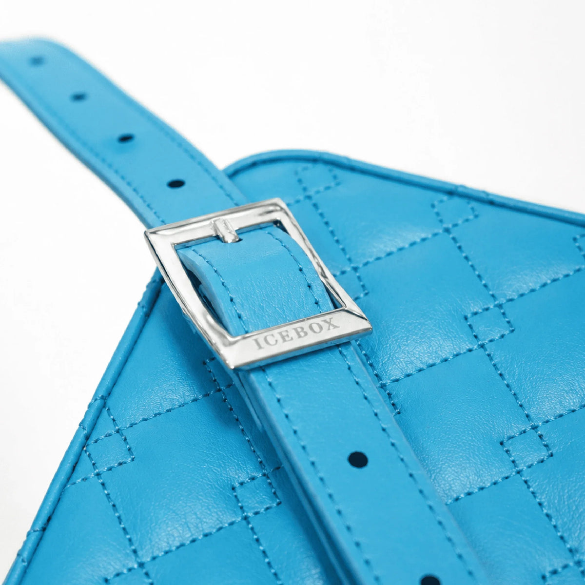 Icebox Medium Traveler Case in blue, 2-watch capacity, detail view 7