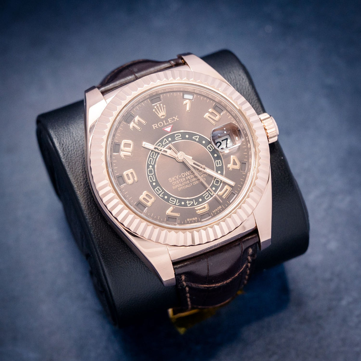 Rolex Sky-Dweller 326135 Rose Gold Chocolate Dial – dial close-up