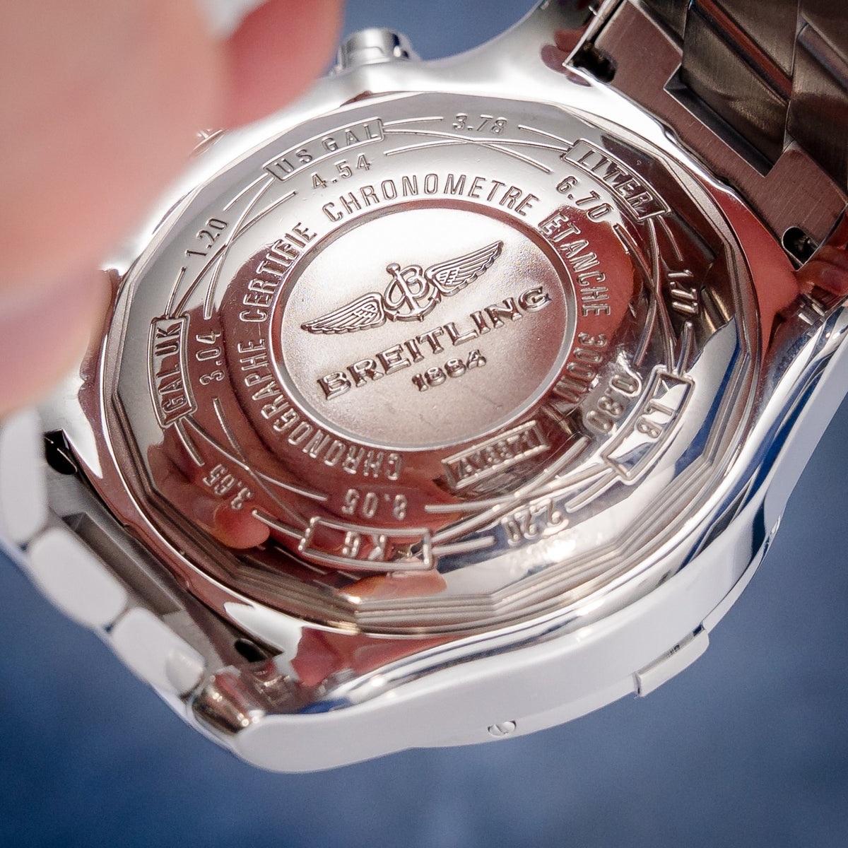 Breitling Super Avenger A13371 Steel Navy Dial – detail
