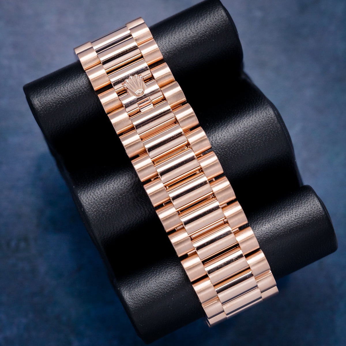 Rolex Day-Date 228235 Rose Gold Sundust Roman Dial – clasp