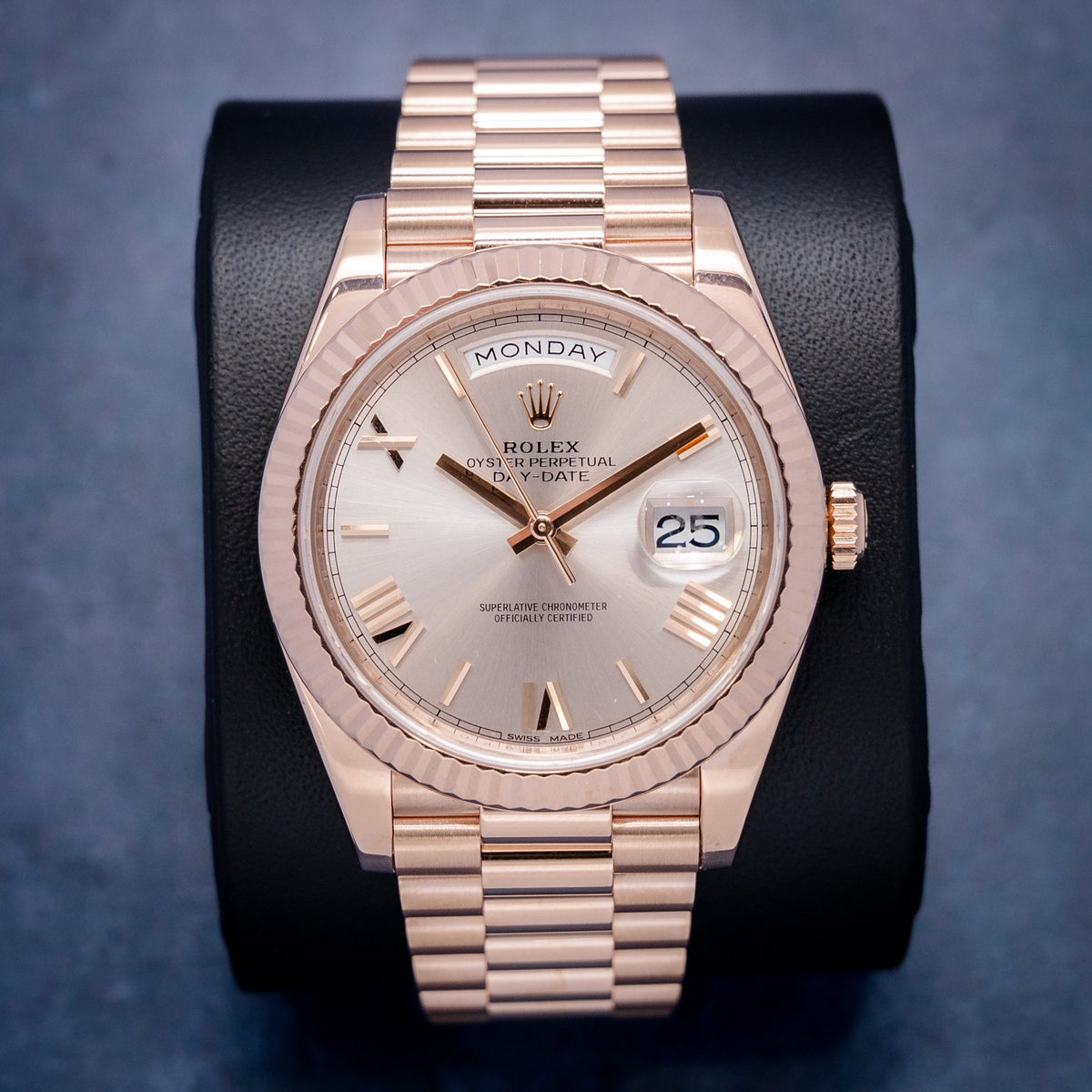 Rolex Day-Date 228235 Rose Gold Sundust Roman Dial – front