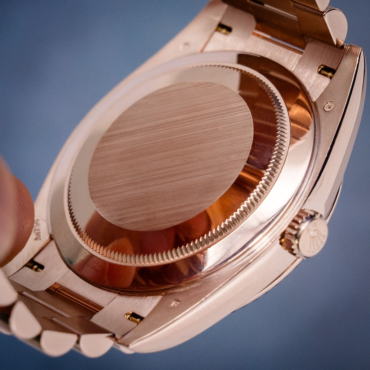 Rolex Day-Date 228235 Rose Gold Roman Dial – bracelet
