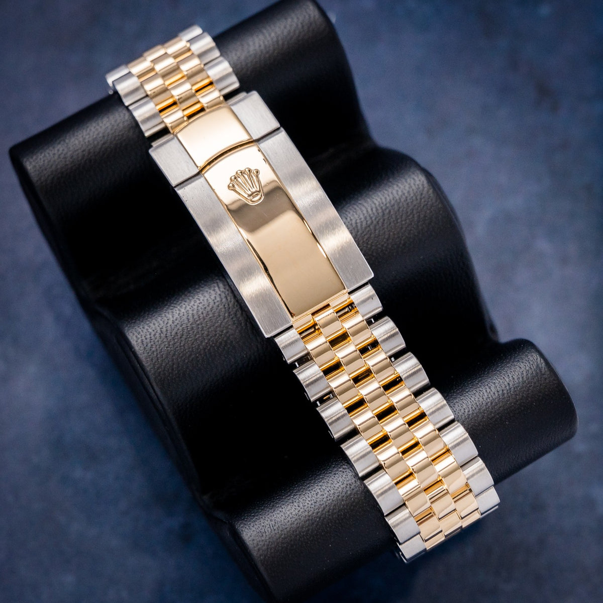 Rolex Datejust 126333 Steel & Yellow Gold Black Diamond Dial – clasp