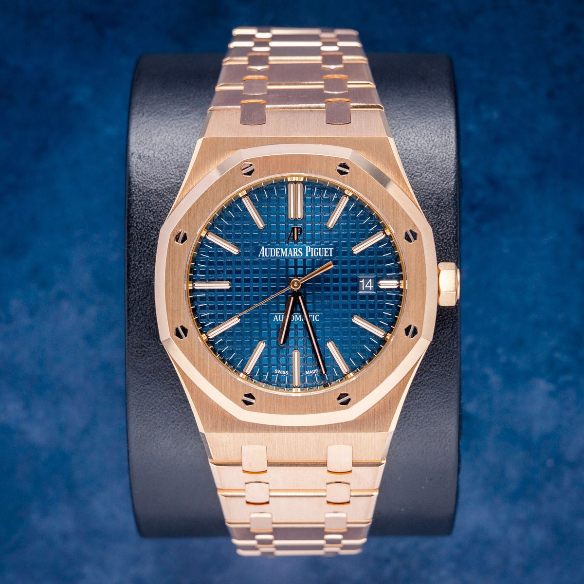 Audemars Piguet Royal Oak 15400OR.OO.1220OR.03 Rose Gold Blue Dial – front