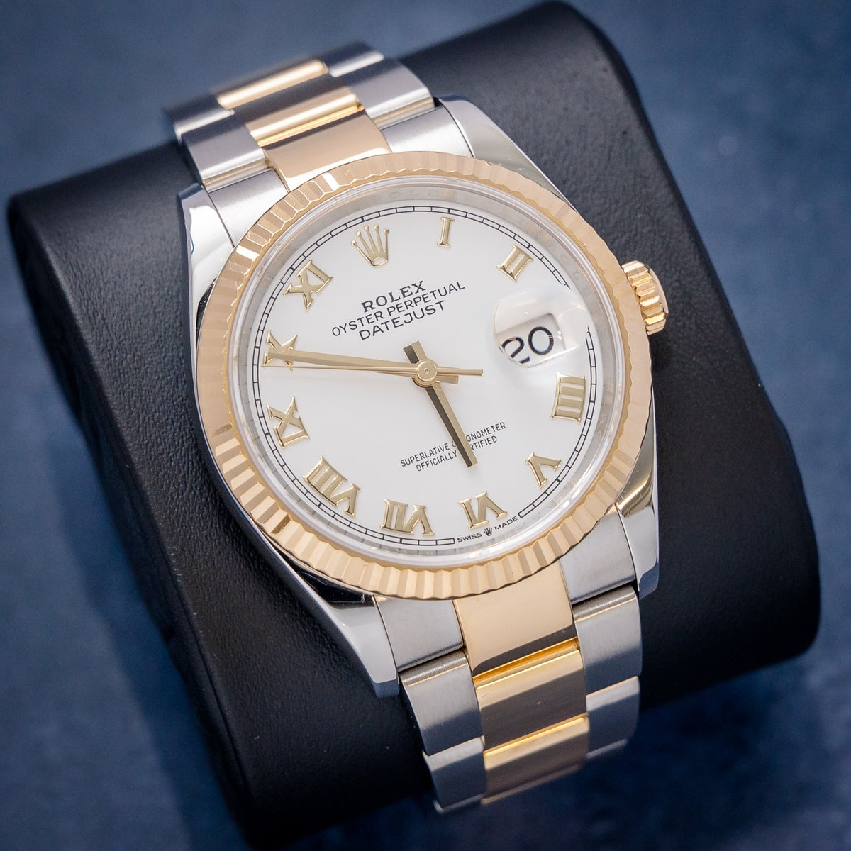 Rolex Datejust 126233 Steel & Yellow Gold Roman Dial – dial close-up