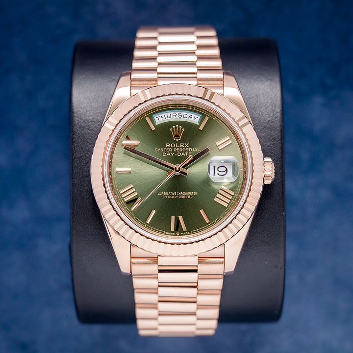 Rolex Day-Date 228235 Rose Gold Olive Green Dial – front