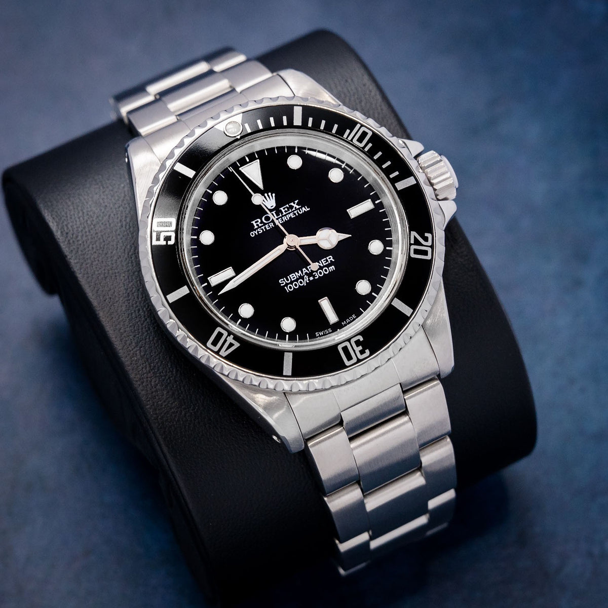 Rolex Submariner Date 16610-HOLES Steel – dial close-up