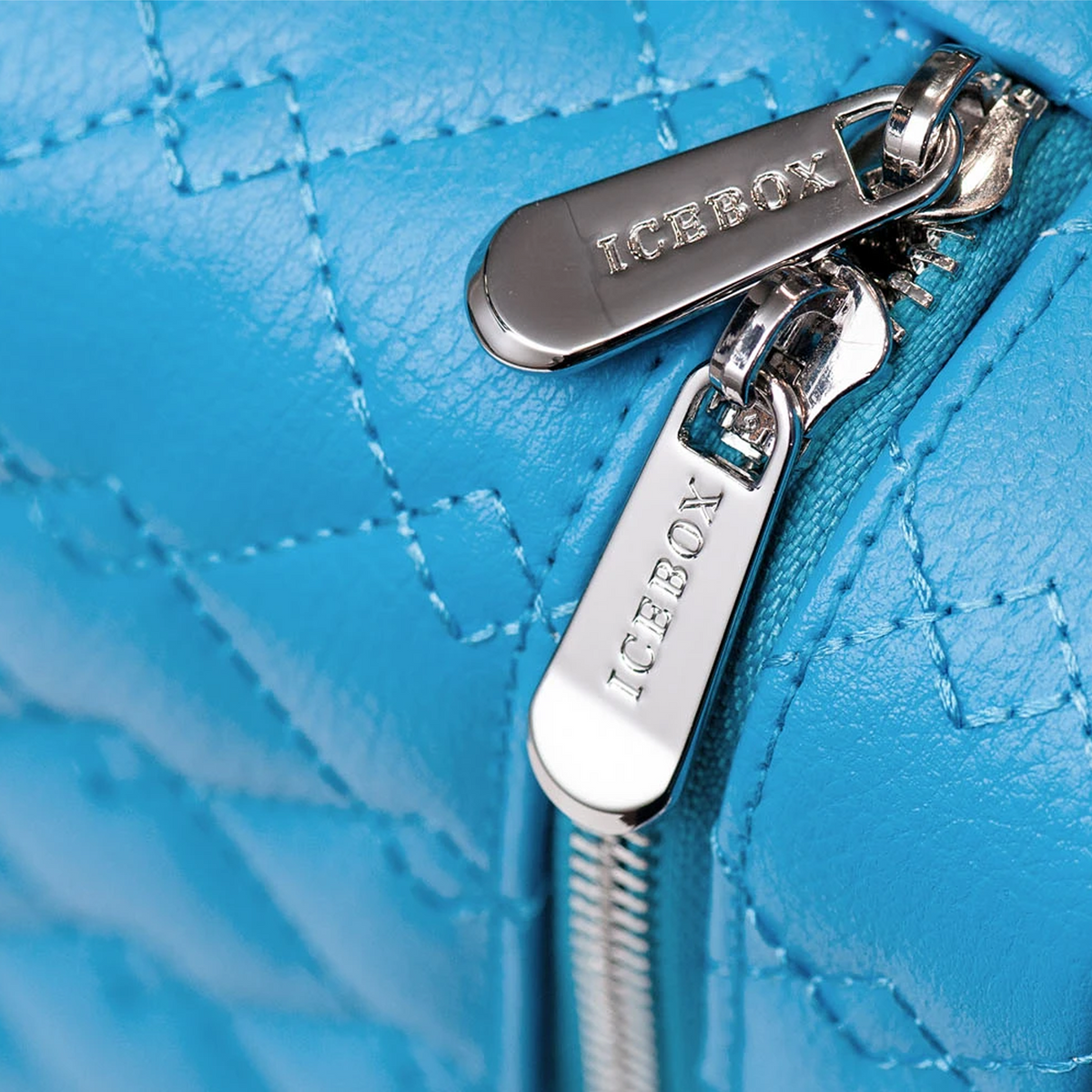 Icebox Large Traveler Case in blue, 8-sunglass capacity, detail view 4