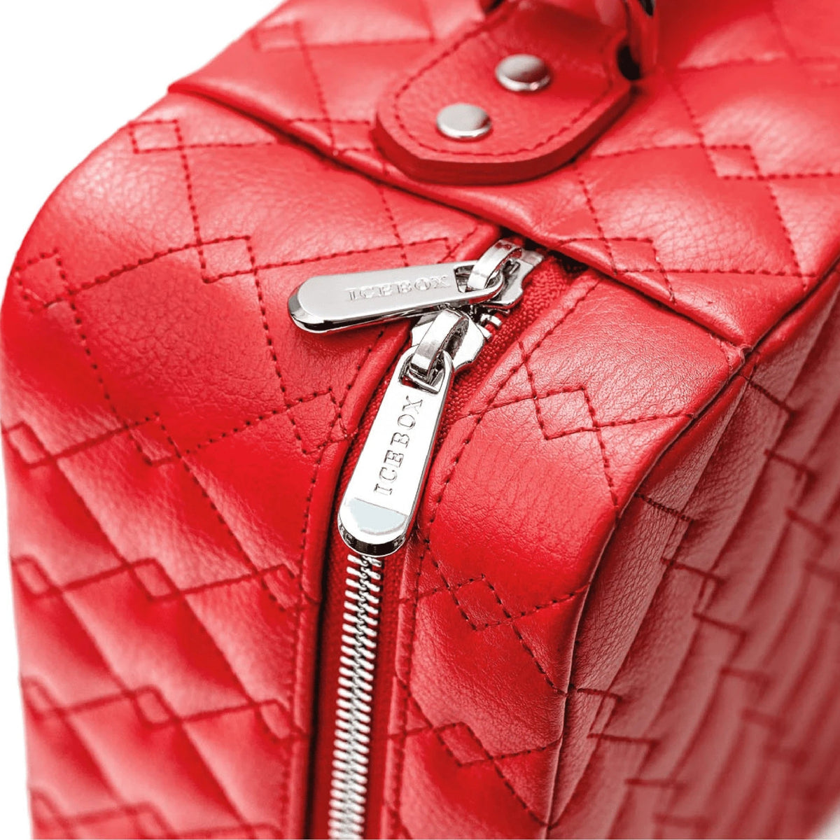 Icebox Large Traveler Case in red, 4-watch capacity, detail view 4