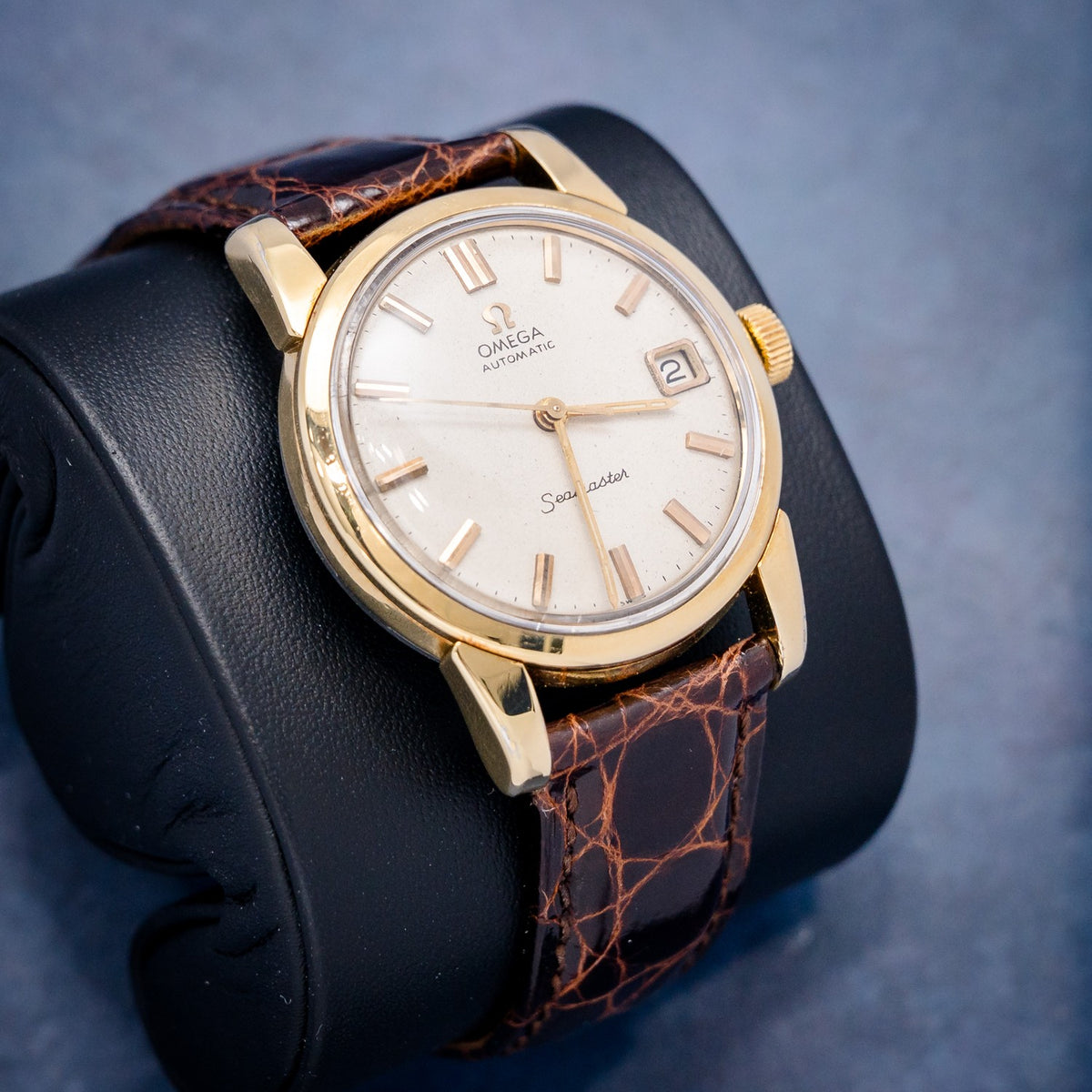 Omega Seamaster Automatic – dial close-up