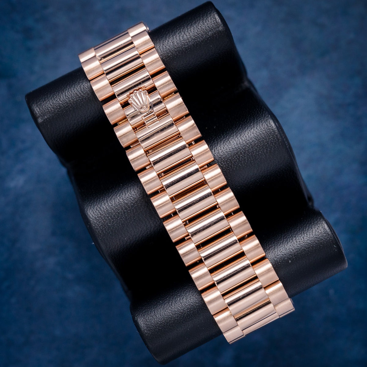 Rolex Day-Date 228235 Rose Gold Roman Dial – clasp