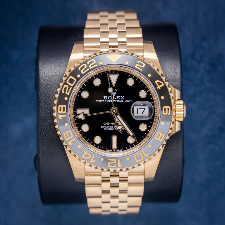 Rolex GMT-Master II 126718GRNR Yellow Gold – front