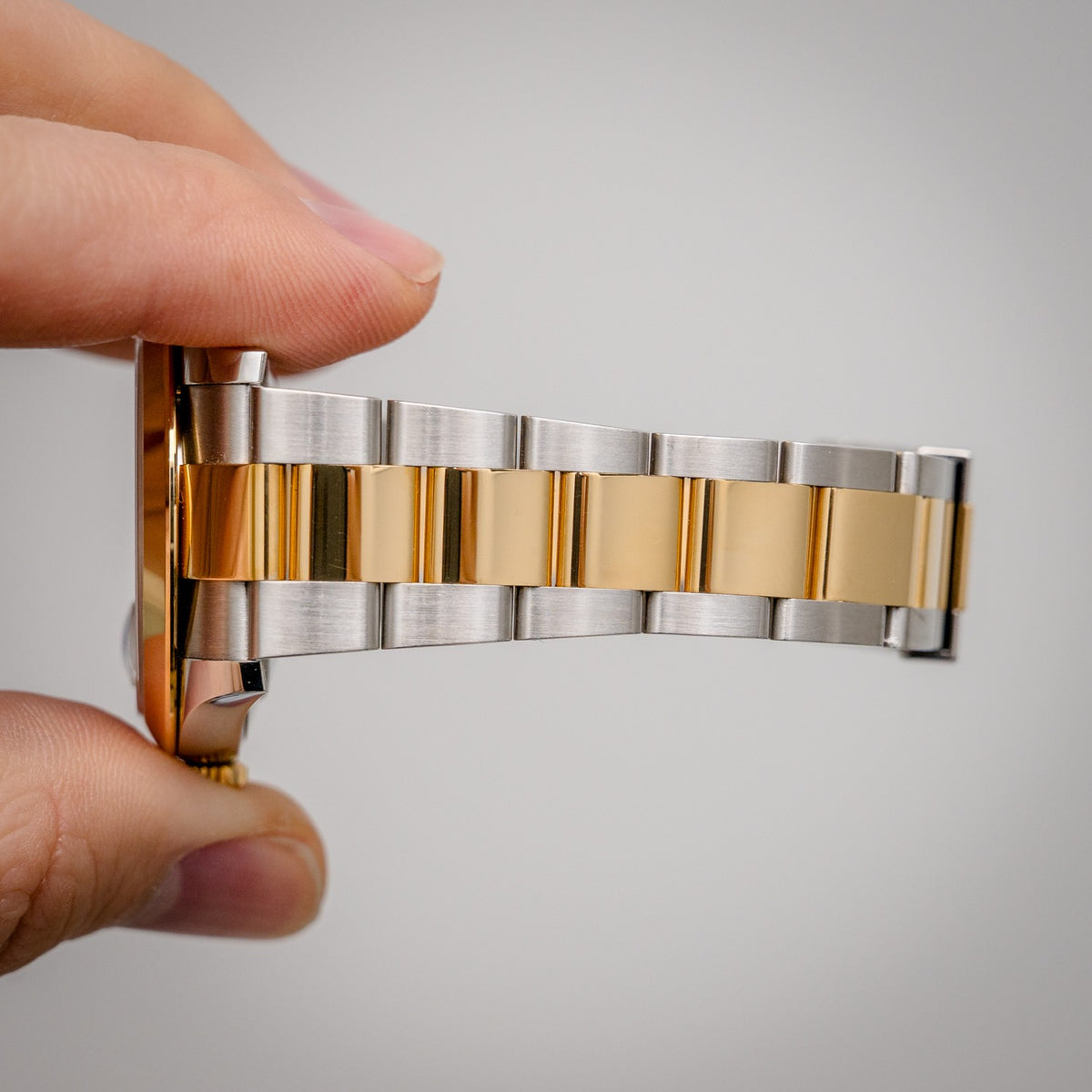 Rolex Datejust 126303 Steel & Yellow Gold Black Diamond Dial – bracelet