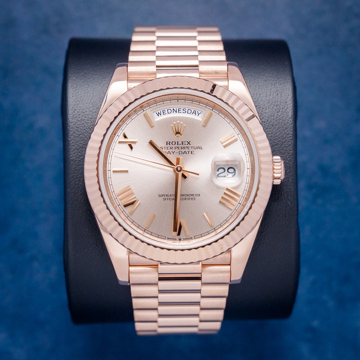 Rolex Day-Date 228235 Rose Gold Sundust Roman Dial – front
