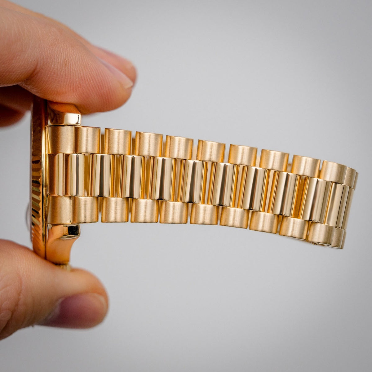 Rolex Day-Date II 218238 Yellow Gold Champagne Diamond Dial – bracelet