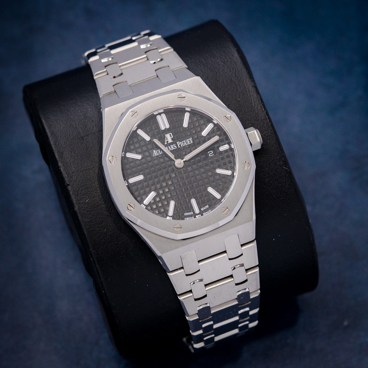 Audemars Piguet Royal Oak 67650ST.OO.1261ST.01 Steel Black Dial – dial close-up