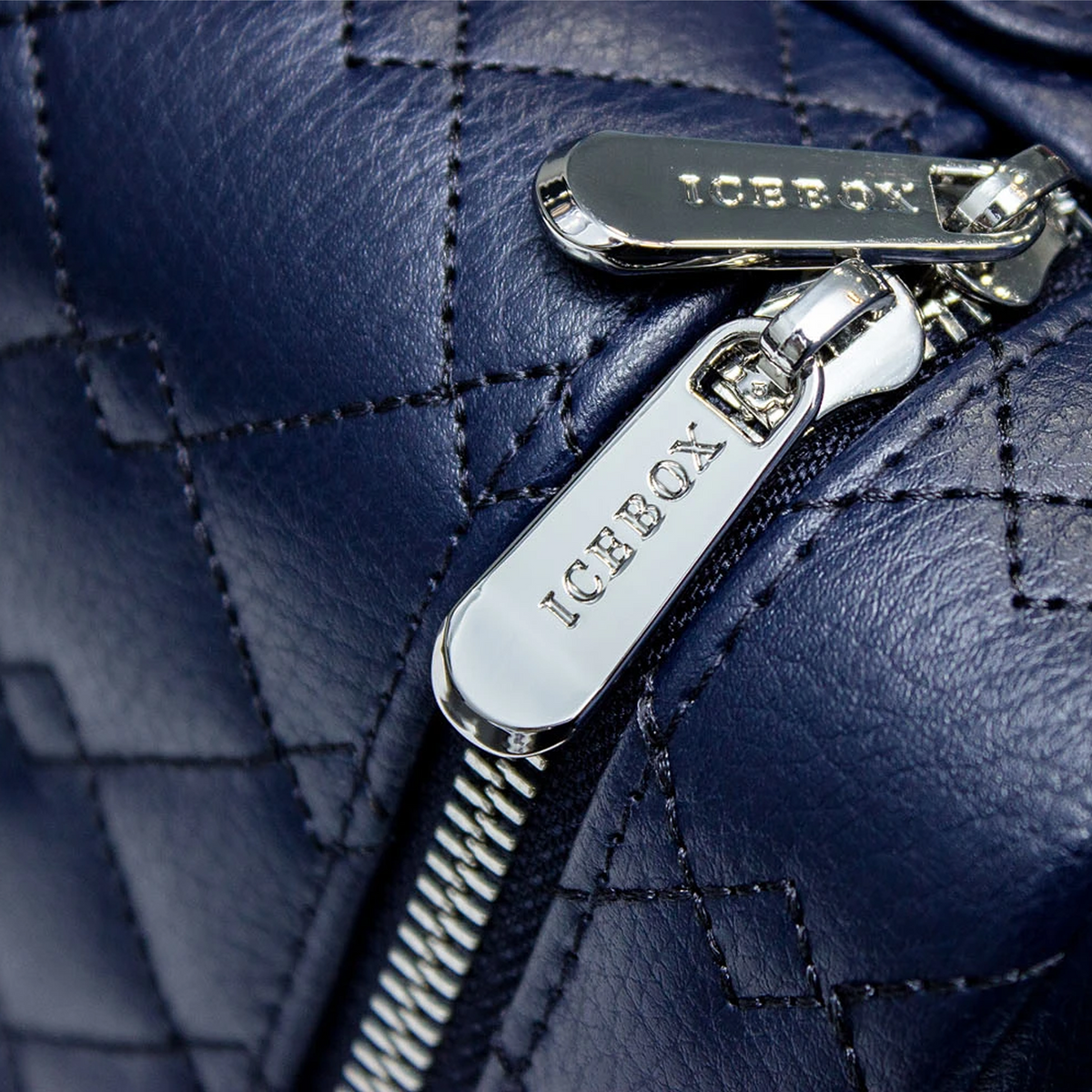 Icebox Large Traveler Case in navy, 8-watch capacity, detail view 4